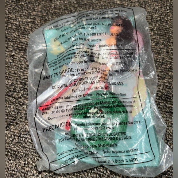 Mcdonald’s 1996 Barbie Happy Holidays Barbie Figurine With Base NWT - Picture 2 of 5